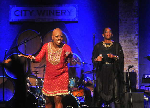 Shelby J and Liv Warfield. Henry S. Dziekan III/Getty Images